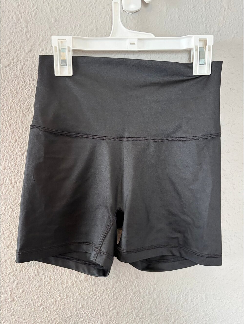 Offline by Aerie Goals Gloss Hi-Rise Bike Short 4in inseam Black Shimmer size S. - Picture 2 of 4